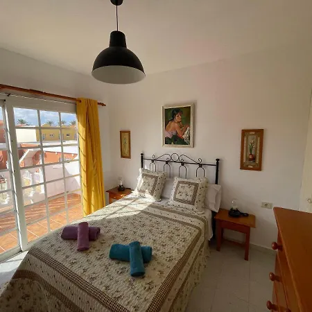 Apartament Gustamar 25 *